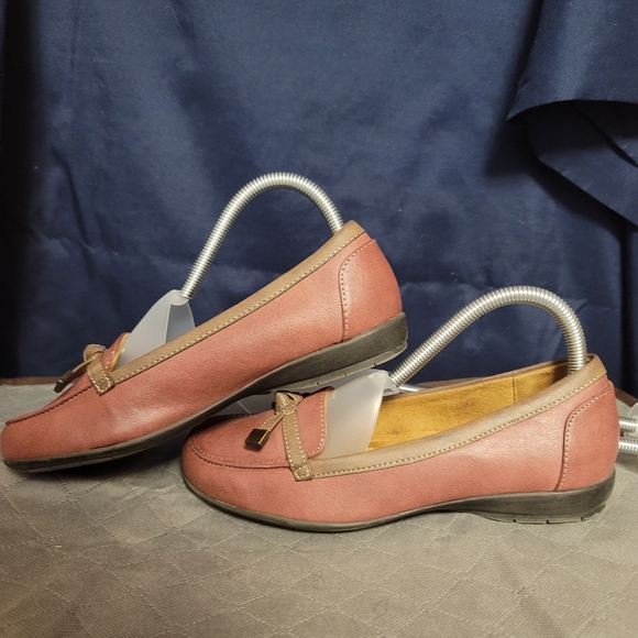 Natural Soul Streetwear Loafers. 7W.  (569) - Picture 3 of 7